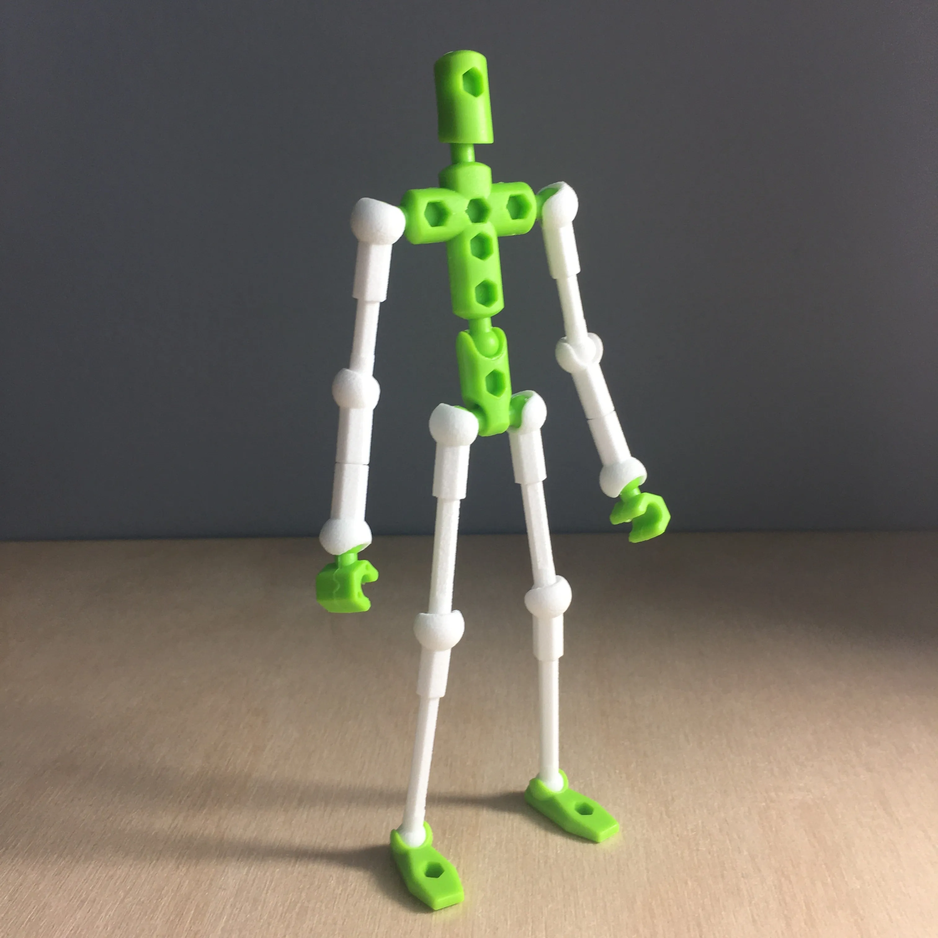 Adjustable arm/leg figure for ModiBot Mo