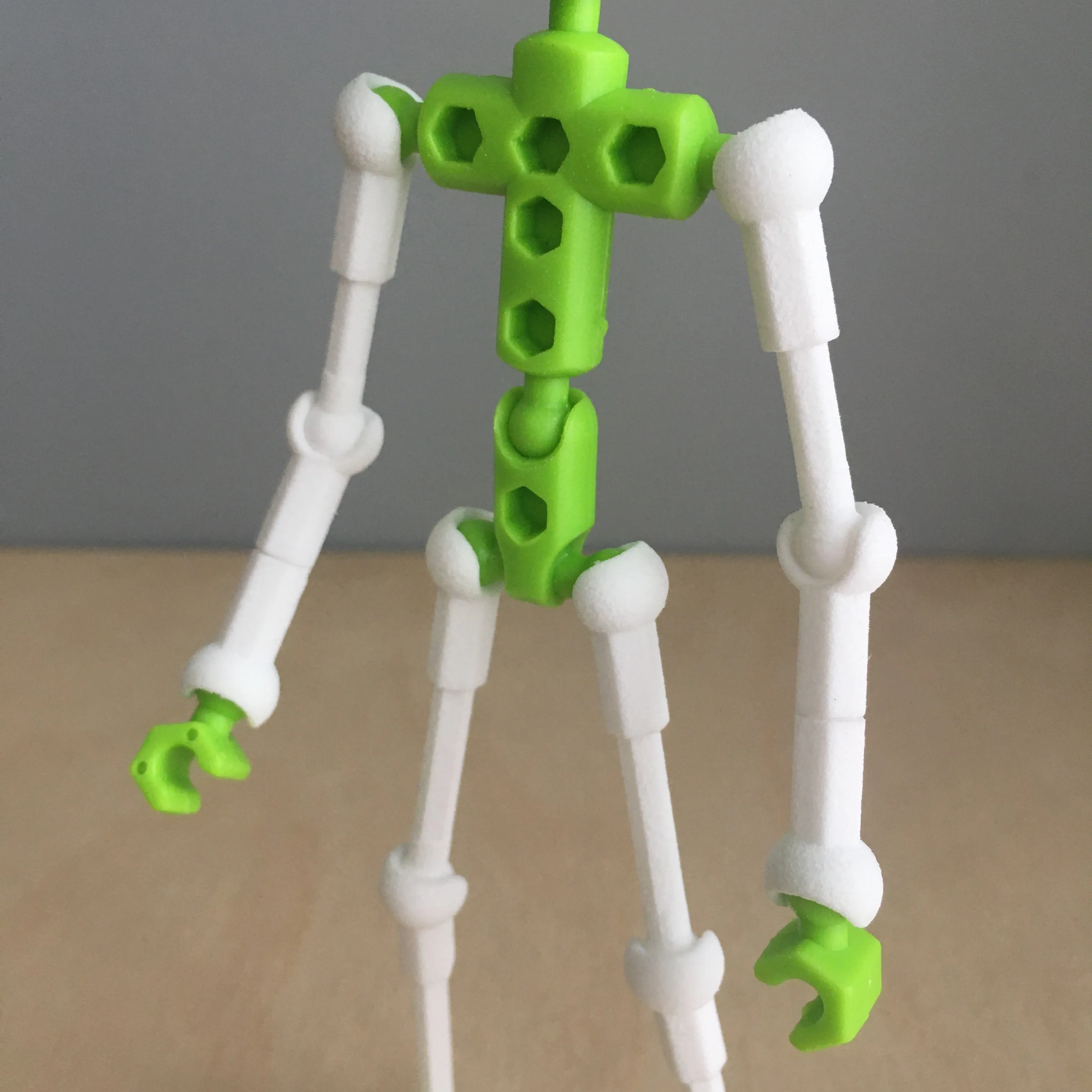 Adjustable arm/leg figure for ModiBot Mo