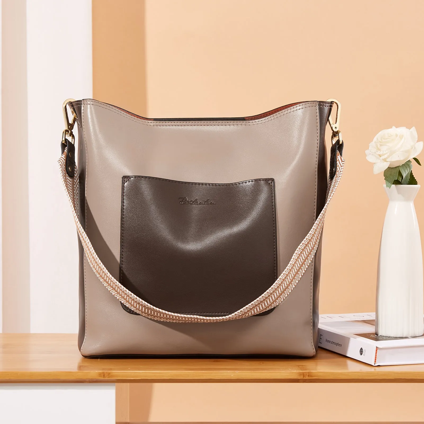 Lotty Luxurious Women's Leather Hobo Handbag - Handcrafted with Attention to Detail